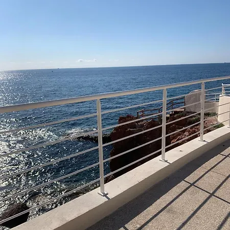 Grand Terrasse Vue Pieds Dans L'eau Piscine Apartmán Saint-Raphaël