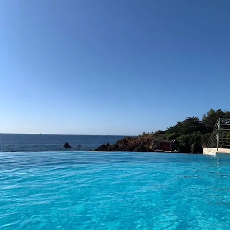 Appartement Grand Terrasse Vue Pieds Dans L'eau Piscine Saint-Raphaël