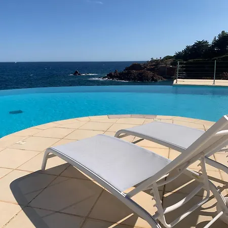 Grand Terrasse Vue Pieds Dans L'eau Piscine Apartmán